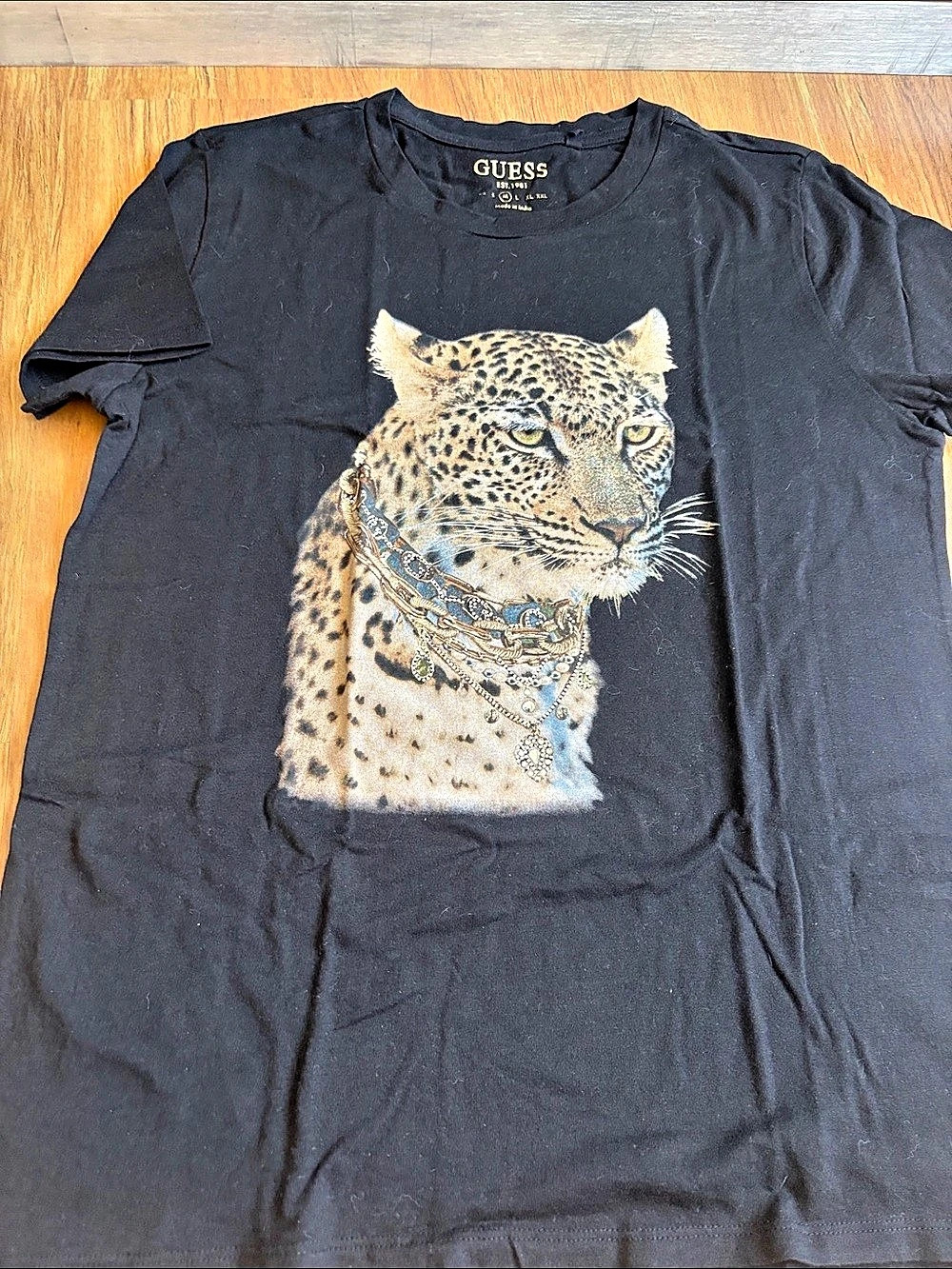 GUESS Leopard Graphic Tee in Black Size Medium
